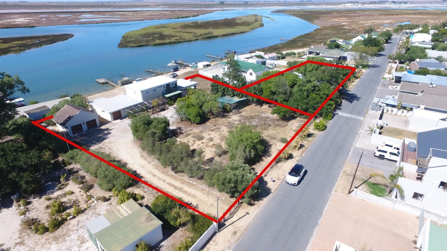 5 Bedroom Property for Sale in Velddrif Western Cape